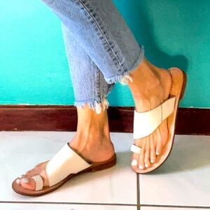 Free People Sant Antoni ivory leather toe ring slides sz 40